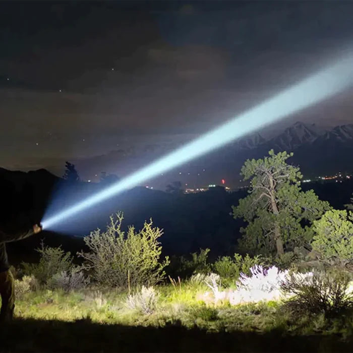 FocoMax™ Pro - Luz táctica de alto alcance  - [PROMOCIÓN DISPONIBLE SOLO HOY]